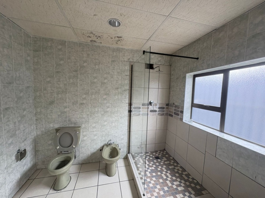 10 Bedroom Property for Sale in Southernwood Eastern Cape